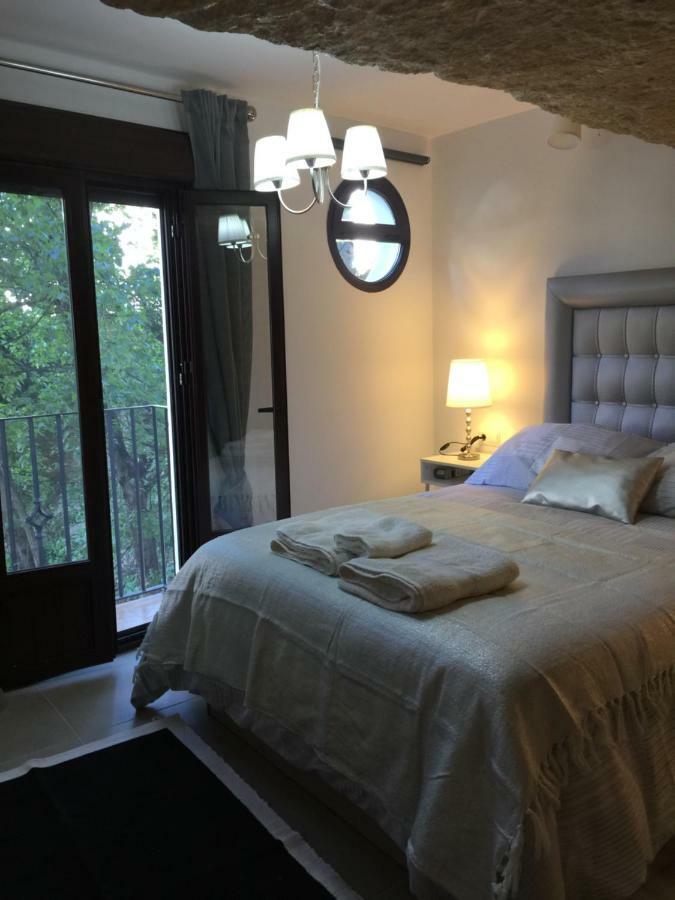 Villa Casa Cueva Un Rincon En La Roca Setenil De Las Bodegas Exterior foto